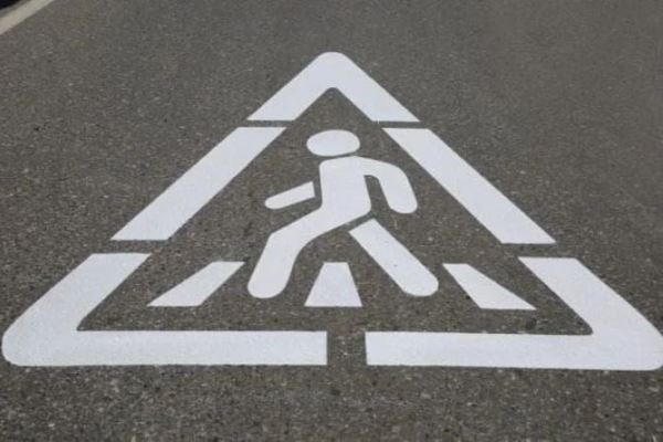 трафарет дорожньої розмітки пішохід